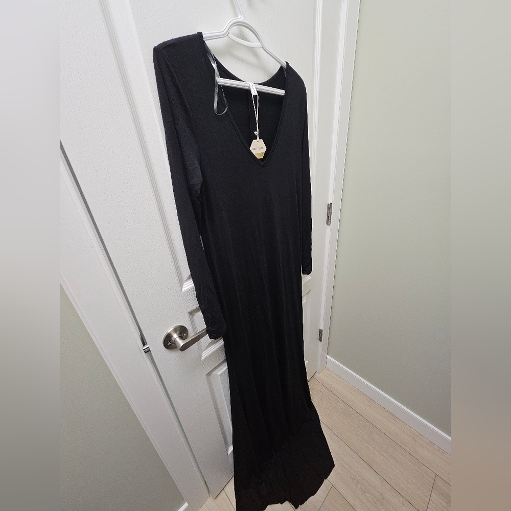 PinkBlush Black Long Sleeved Maternity Photoshoot Gown/dress NWT